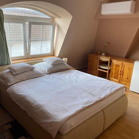 Ambrozia Guesthouse Надьканіжа Екстер'єр фото