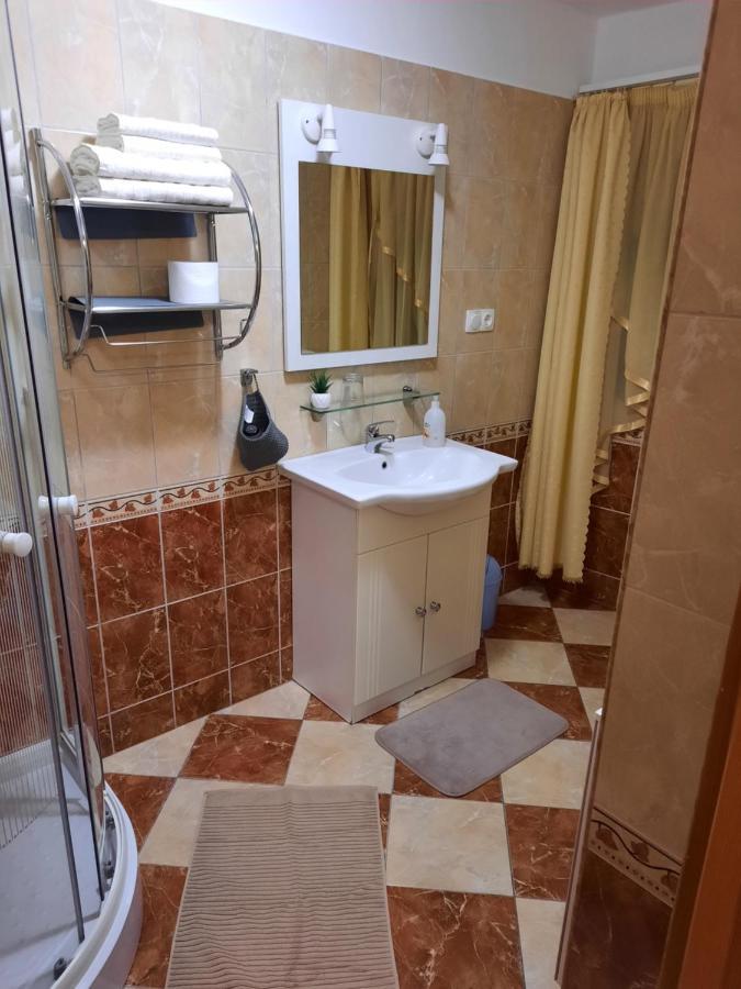 Ambrozia Guesthouse Надьканіжа Екстер'єр фото