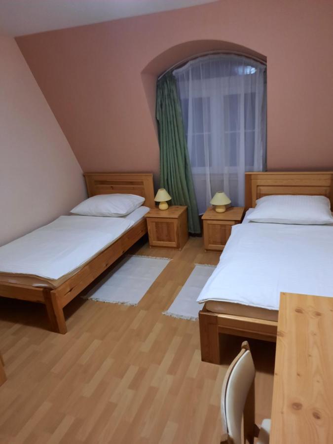 Ambrozia Guesthouse Надьканіжа Екстер'єр фото
