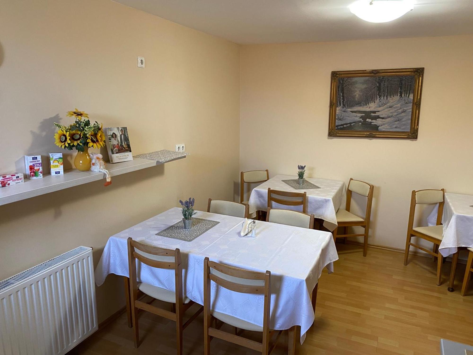 Ambrozia Guesthouse Надьканіжа Екстер'єр фото