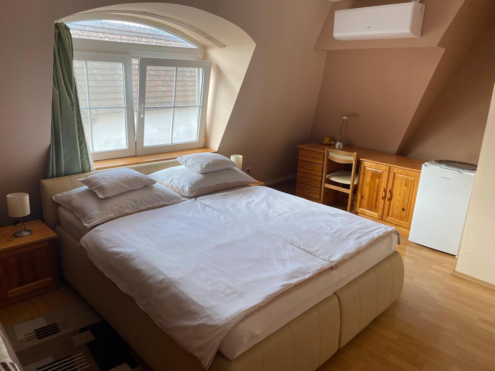Ambrozia Guesthouse Надьканіжа Екстер'єр фото