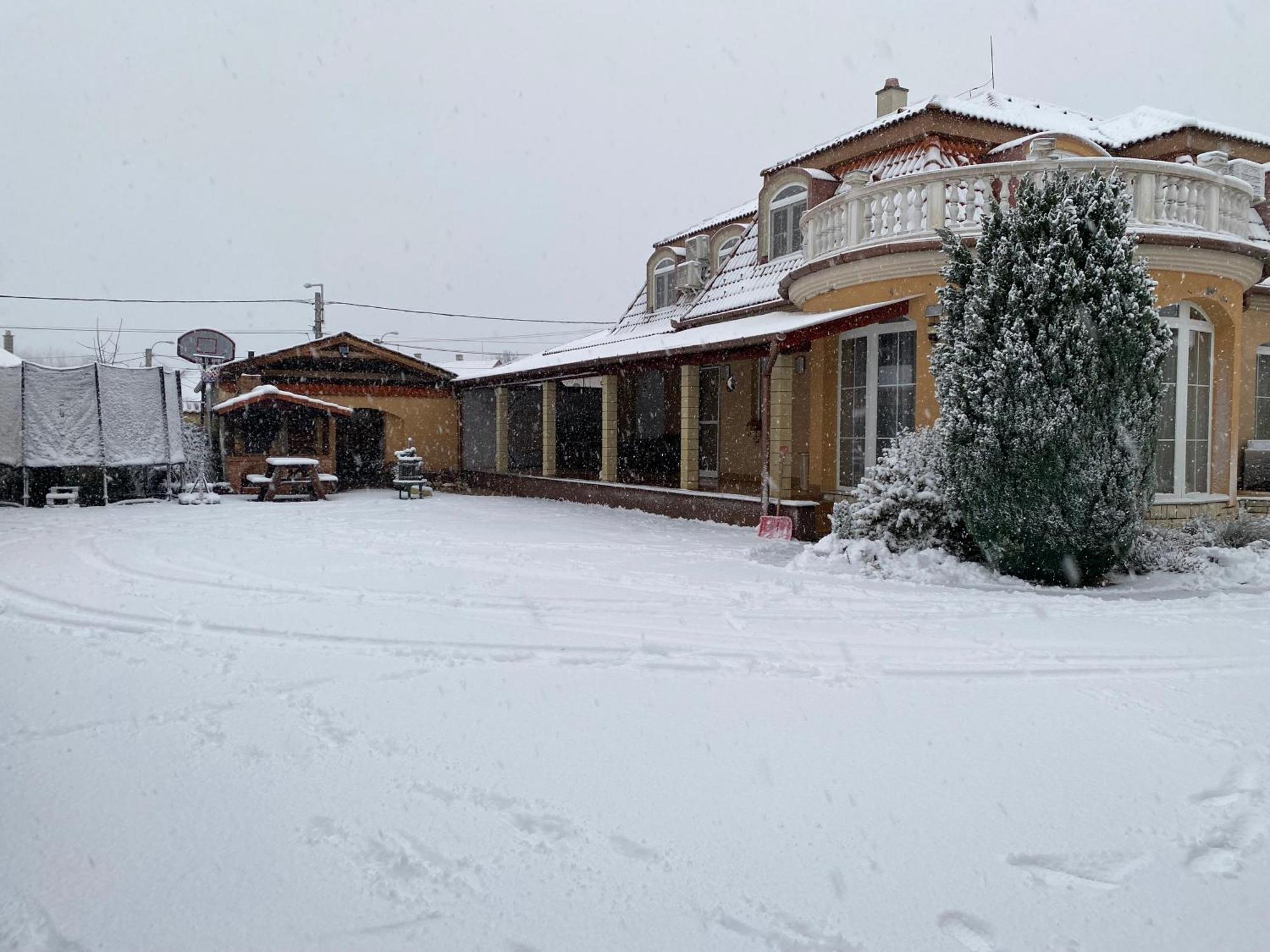 Ambrozia Guesthouse Надьканіжа Екстер'єр фото