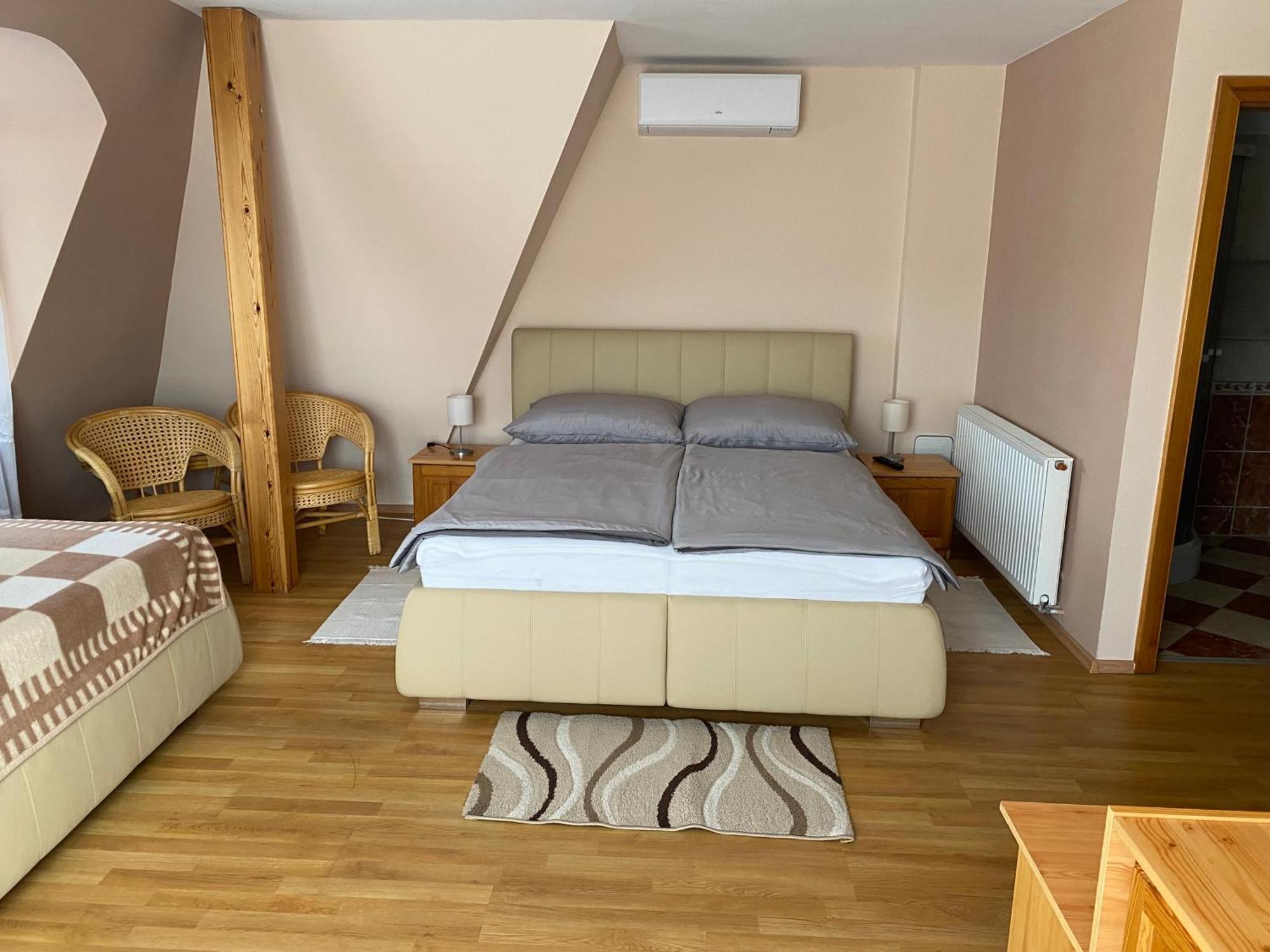 Ambrozia Guesthouse Надьканіжа Екстер'єр фото