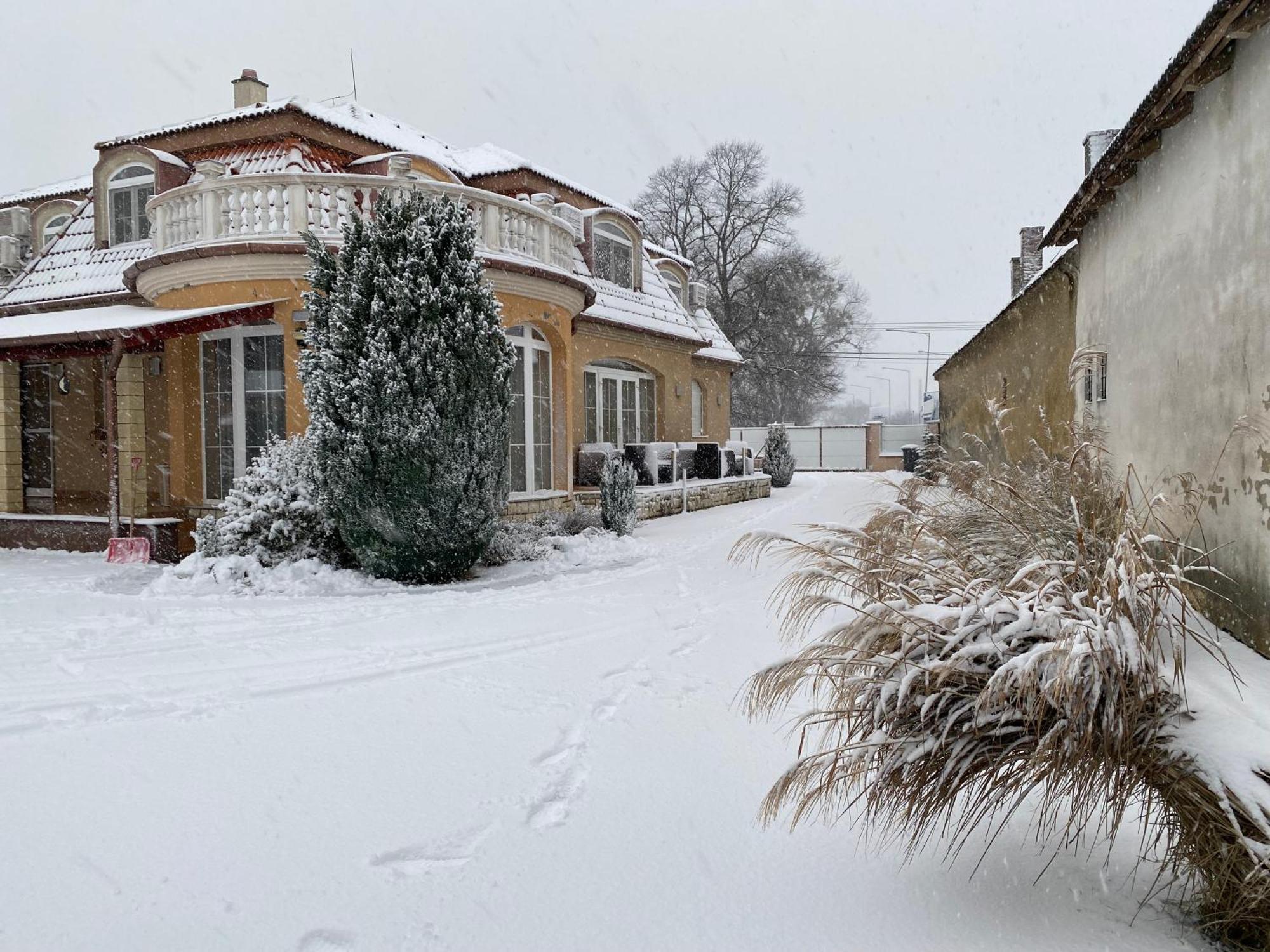 Ambrozia Guesthouse Надьканіжа Екстер'єр фото