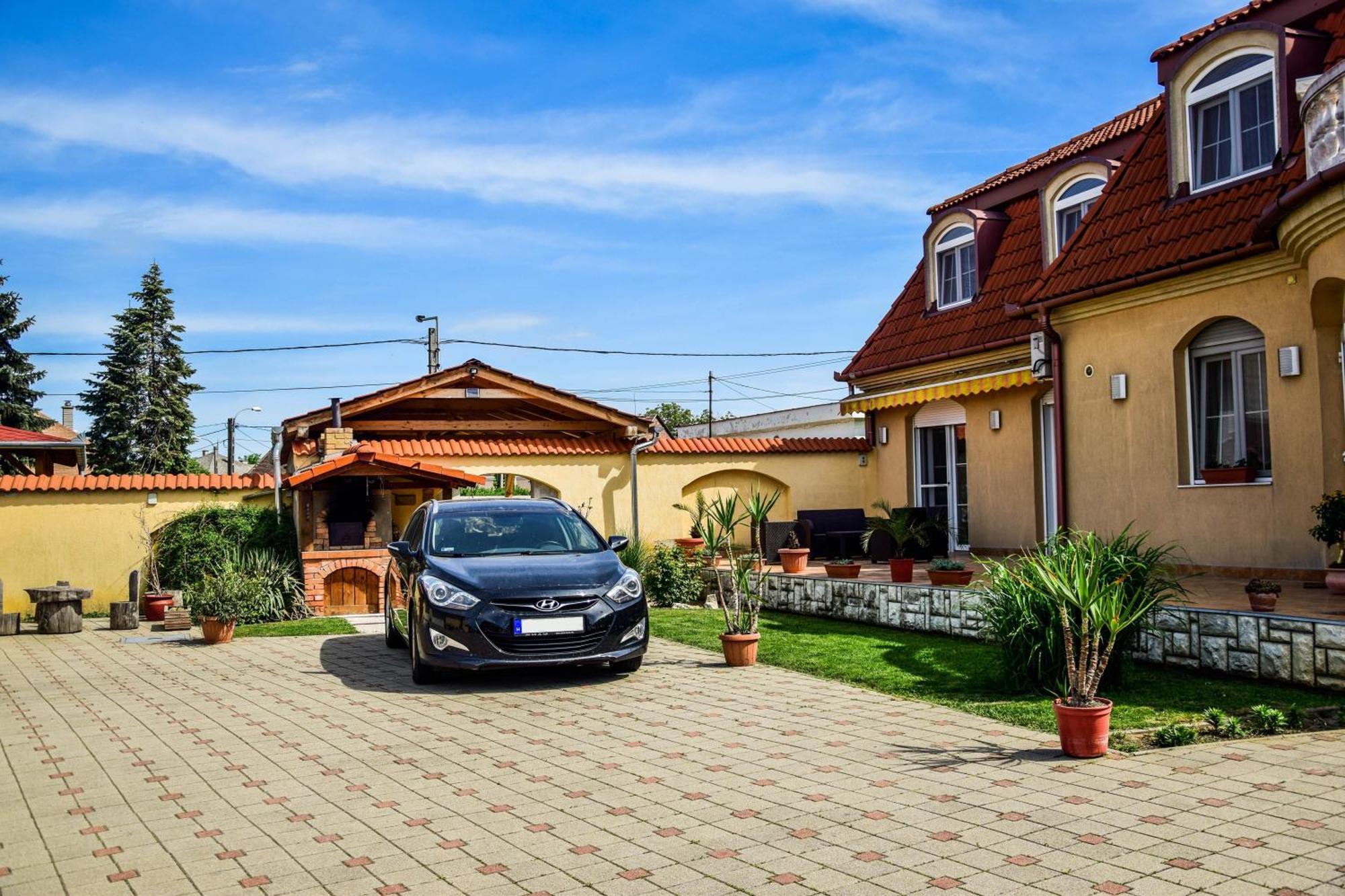 Ambrozia Guesthouse Надьканіжа Екстер'єр фото