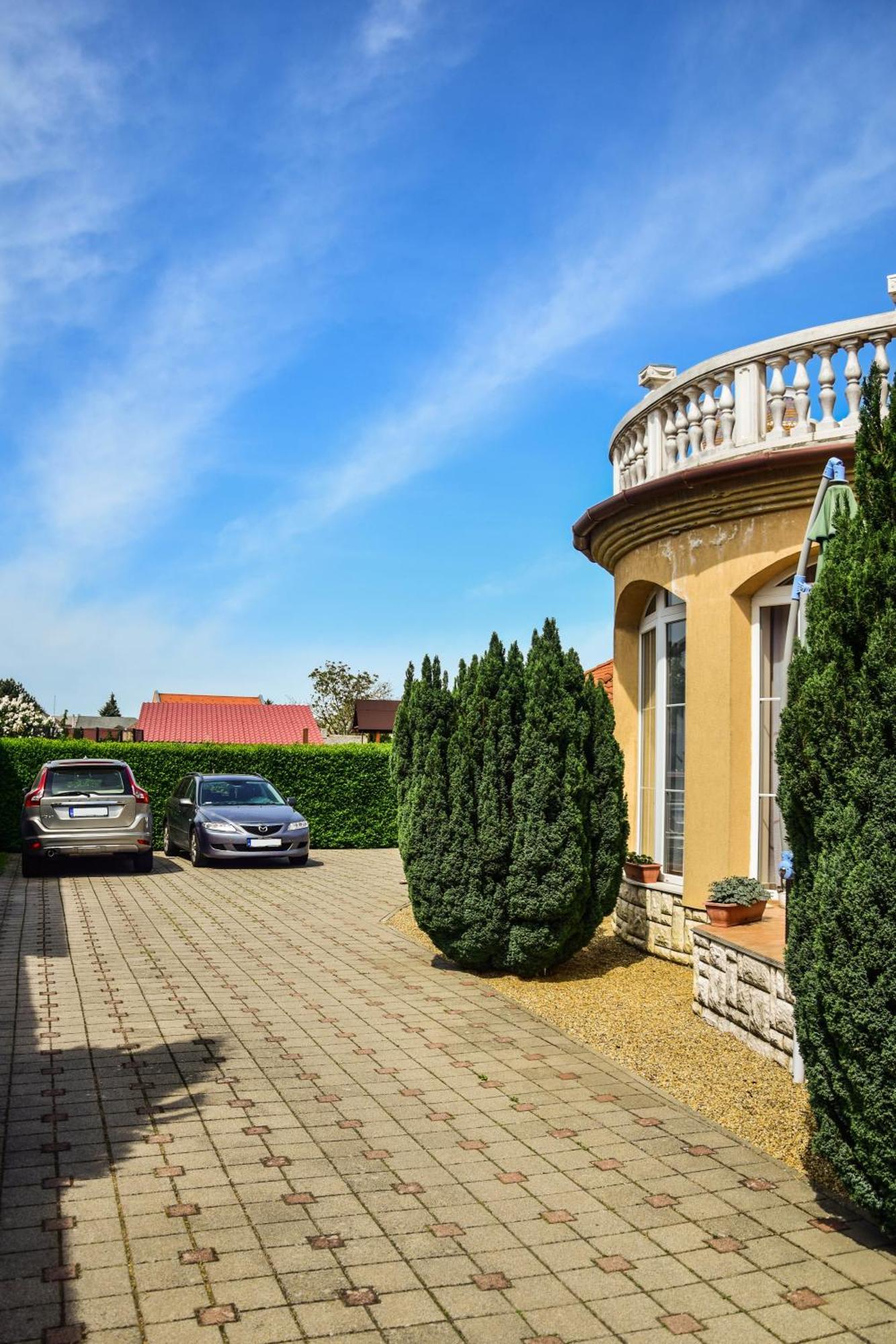 Ambrozia Guesthouse Надьканіжа Екстер'єр фото
